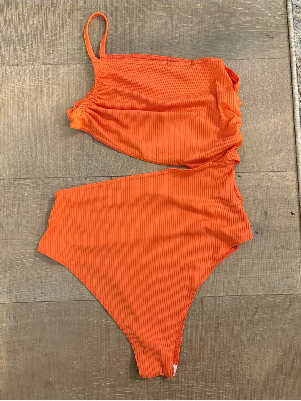 One-Shoulder Orange Ribbed bodysuit - Picture 2 of 3